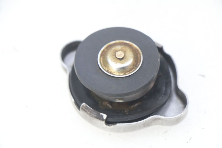 photo de RADIATOR CAP SUZUKI SIXTEEN 125 (2008 - 2010) - Component detail
