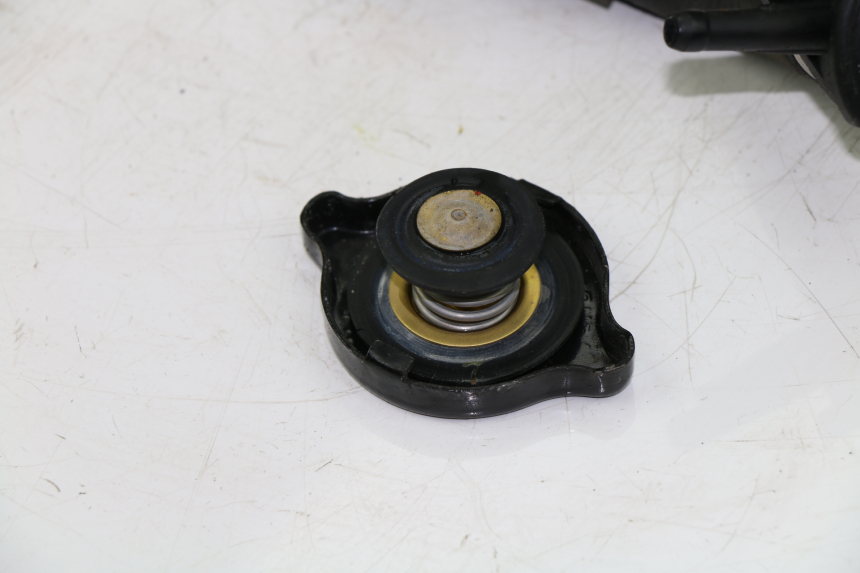 photo de RADIATOR CAP SUZUKI UH BURGMAN 125 (2002 - 2006) - Fixing points details