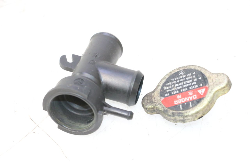 photo de RADIATOR CAP HONDA VFR FI RC46 800 (1998 - 2001) - Zoom on usage condition