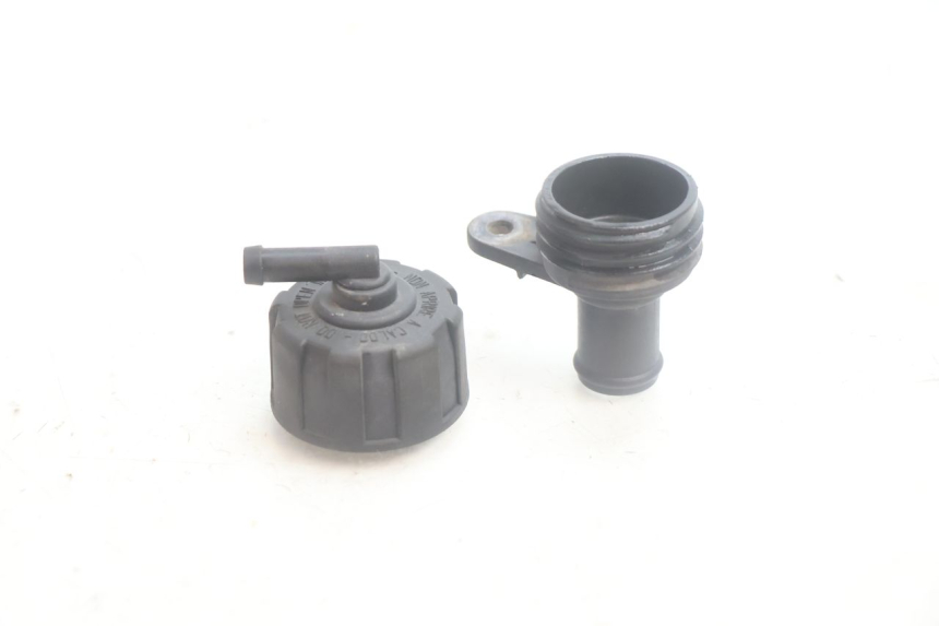 photo de RADIATOR CAP YAMAHA XMAX X-MAX 125 (2006 - 2009) - Main view