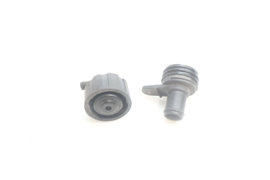 photo de RADIATOR CAP YAMAHA XMAX X-MAX 125 (2006 - 2009) - Zoom on usage condition
