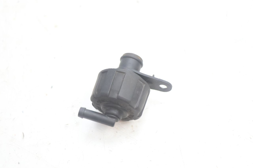 photo de RADIATOR CAP YAMAHA XMAX X-MAX 125 (2006 - 2009) - Technical close-up