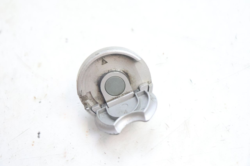 photo de FUEL TANK CAP KYMCO AGILITY 4T 50 (2018 - 2022) - Alternative perspective