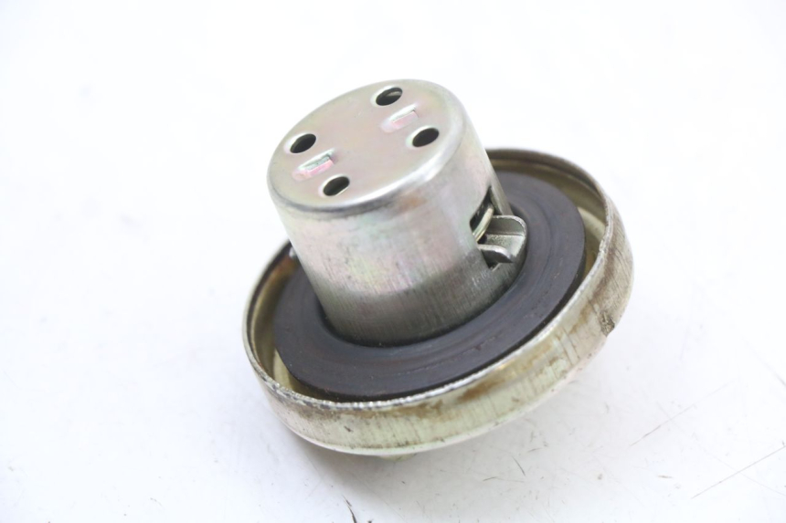 photo de FUEL TANK CAP JONWAY AZTRAL 125 (2008 - 2017) - Zoom on usage condition