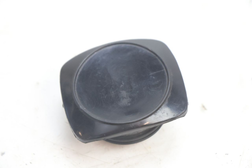 photo de FUEL TANK CAP PEUGEOT BUXY 50 (1993 - 1998) - Zoom on usage condition