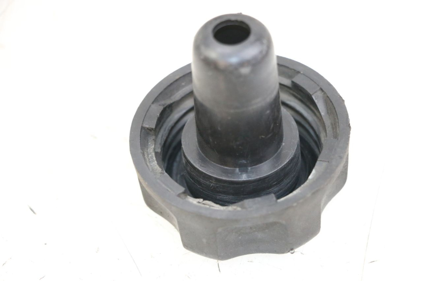 photo de FUEL TANK CAP YAMAHA BW'S 50 (2004 - 2017) - Zoom on usage condition