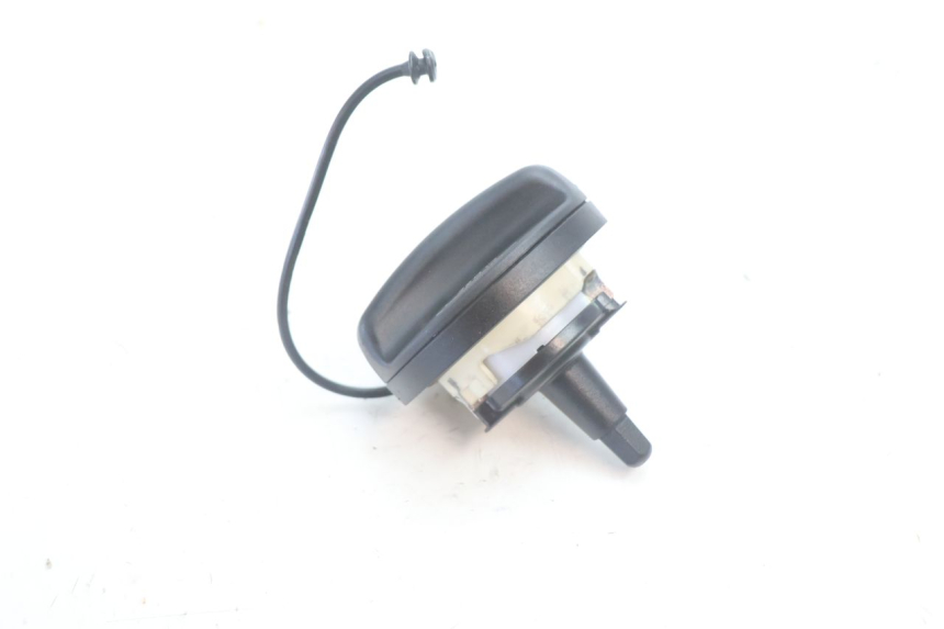 photo de FUEL TANK CAP BMW C SPORT 650 (2015 - 2021) - Alternative perspective