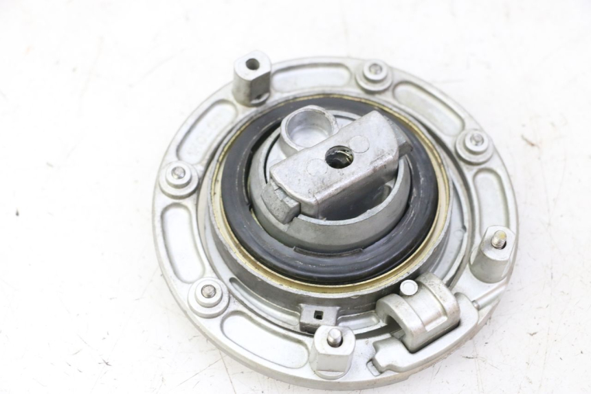 photo de FUEL TANK CAP HONDA CBR F SC25 1000 (1989 - 1992) - Zoom on usage condition