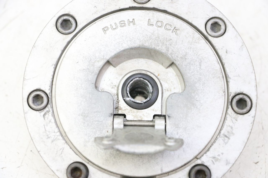 photo de FUEL TANK CAP HONDA CBR F SC25 1000 (1989 - 1992) - Product overview