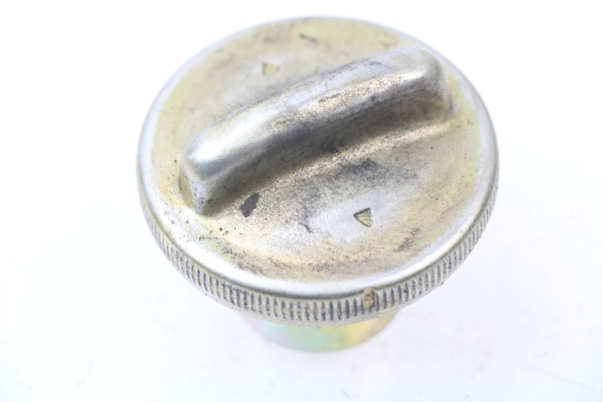 photo de FUEL TANK CAP GENERIC CRACKER 50 (2005 - 2008) - Zoom on usage condition