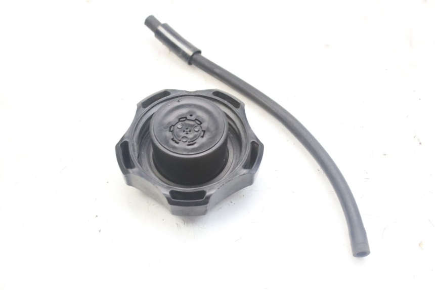 photo de FUEL TANK CAP HONDA CRF 250 (2010 - 2013) - Zoom on usage condition