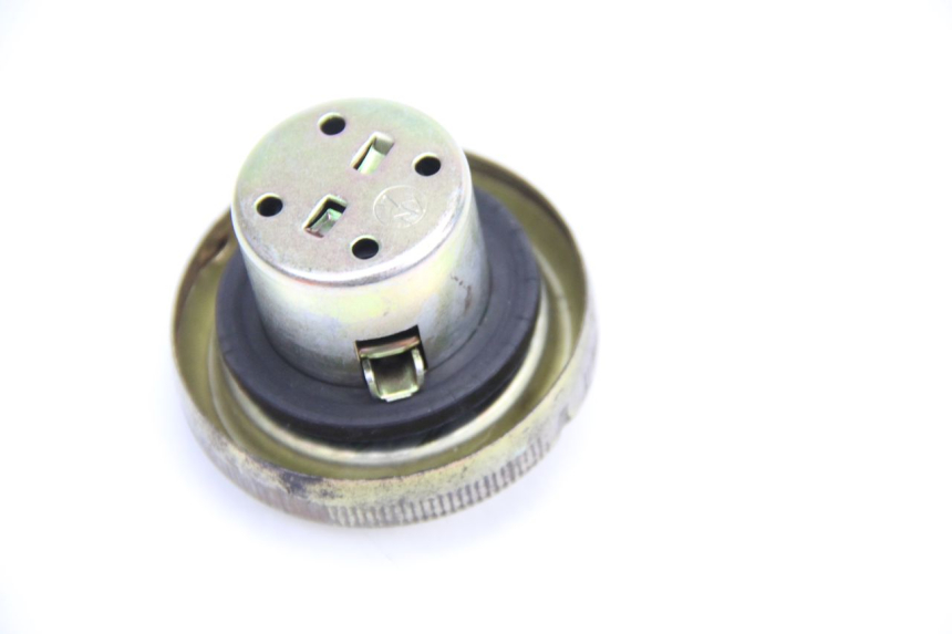 photo de FUEL TANK CAP SYM CROX 4T 50 (2016 - 2023) - Zoom on usage condition