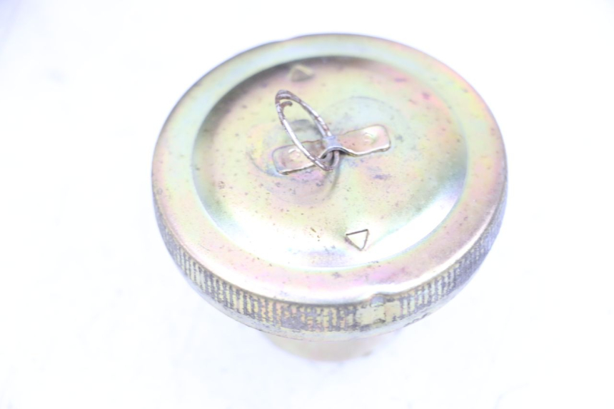 photo de FUEL TANK CAP SYM CROX 4T 50 (2016 - 2023) - Zoom on usage condition