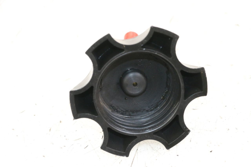 photo de FUEL TANK CAP RSR DIRT BIKE 150 - Zoom on usage condition