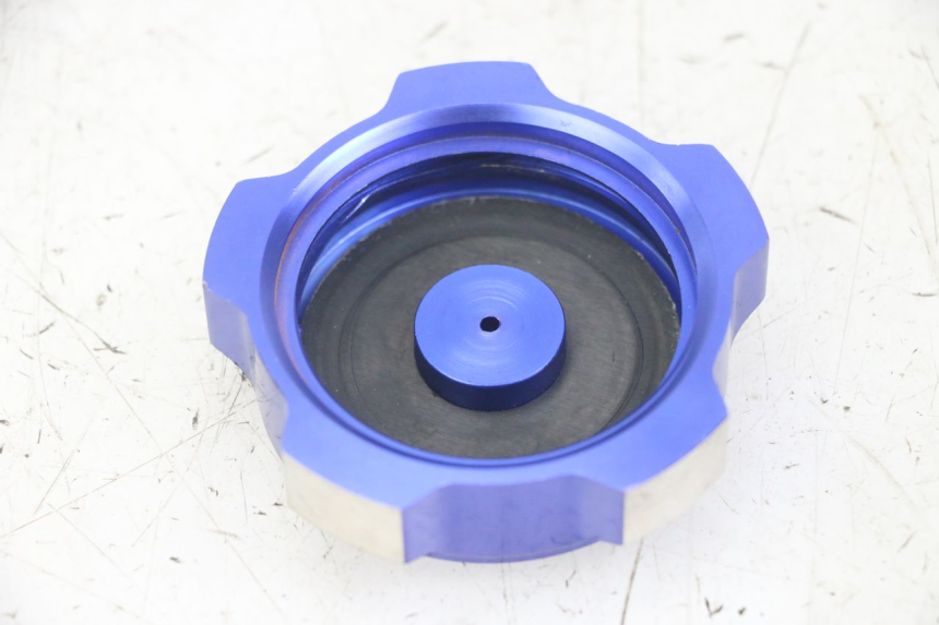 photo de FUEL TANK CAP CCR DIRT BIKE 125 - Alternative perspective