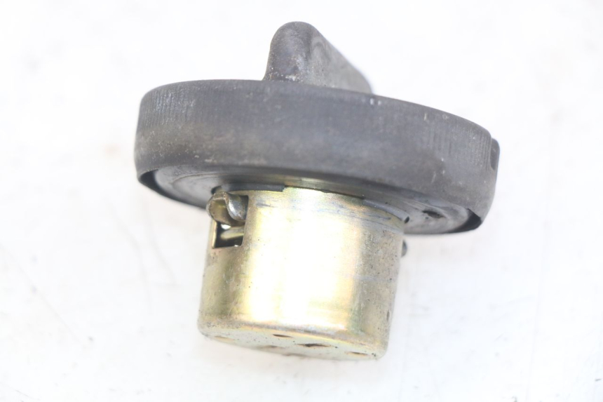 photo de FUEL TANK CAP HONDA FES PANTHEON 2T 125 (1998 - 2002) - Main view