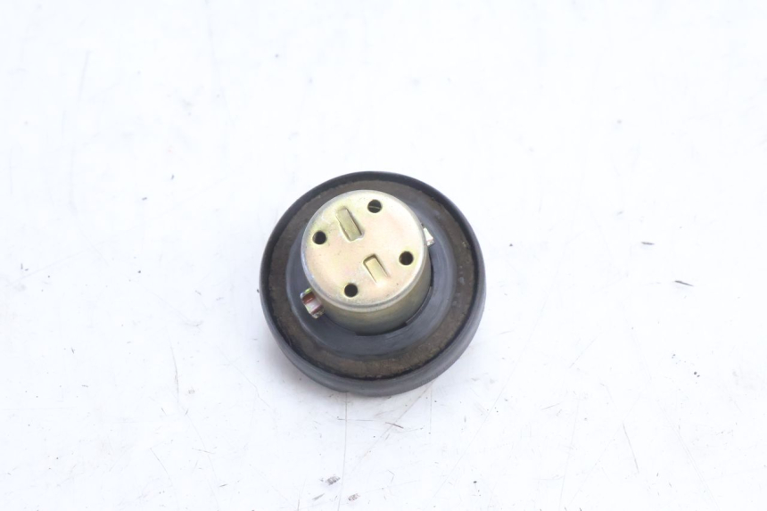 photo de FUEL TANK CAP HONDA FES PANTHEON 2T 125 (1998 - 2002) - Component detail
