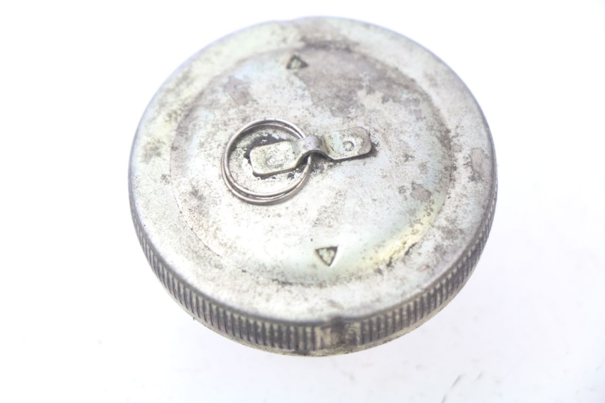 photo de FUEL TANK CAP SYM FIDDLE 3 III 50 (2014 - 2020) - Zoom on usage condition