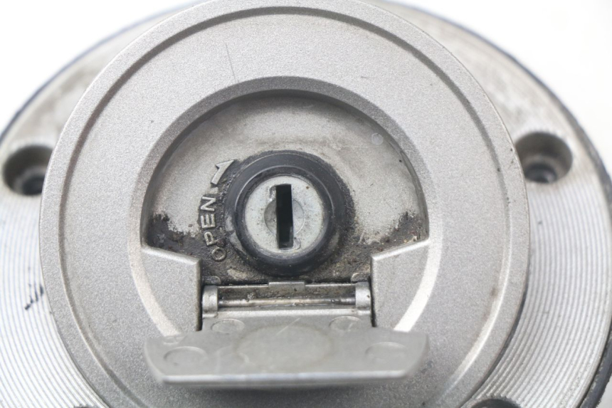 photo de FUEL TANK CAP YAMAHA FJR ABS 1300 (2006 - 2012) - Alternative perspective