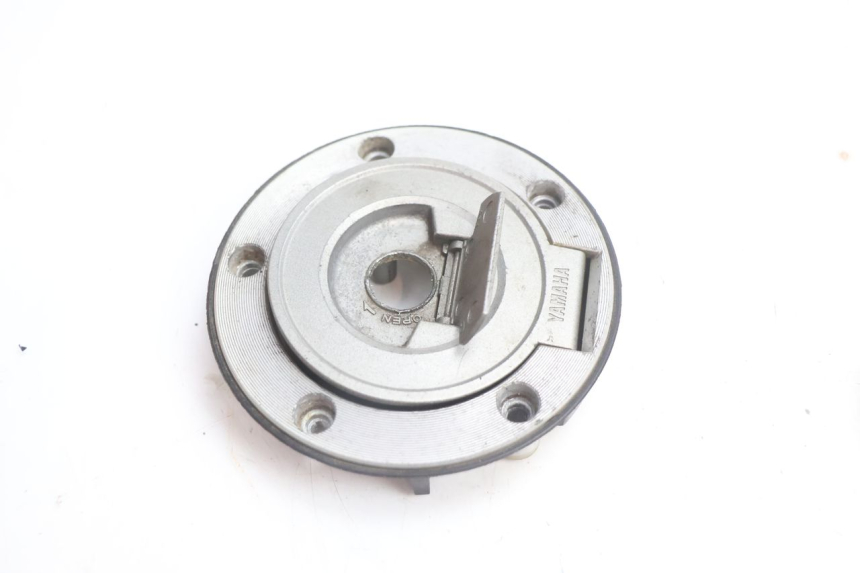 photo de FUEL TANK CAP YAMAHA FJR 1300 (2001 - 2005) - Alternative perspective