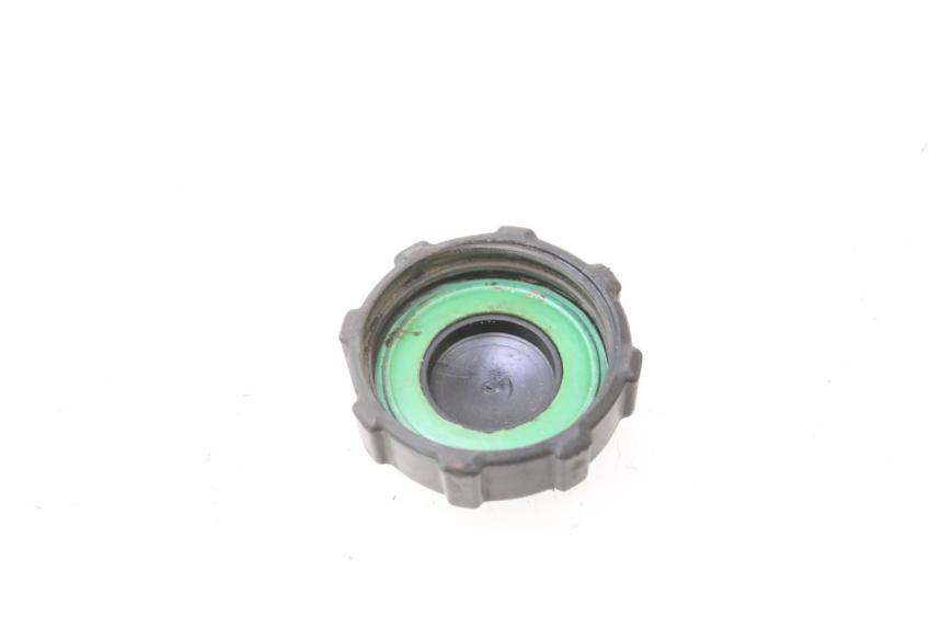 photo de FUEL TANK CAP PIAGGIO FLY 2T 50 (2004 - 2017) - Zoom on usage condition