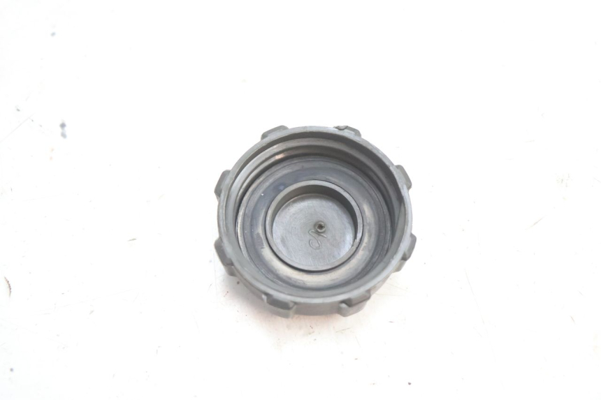 photo de FUEL TANK CAP GILERA GP 800 (2007 - 2013) - Zoom on usage condition