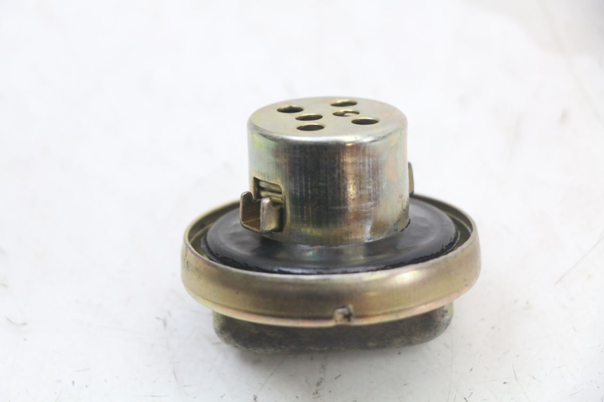 photo de FUEL TANK CAP NECO GPX LC 2T 50 (2014 - 2018) - Zoom on usage condition
