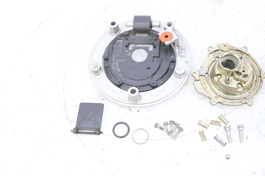 photo de FUEL TANK CAP SUZUKI GSXR GSX-R 1000 (2003 - 2004) - Zoom on usage condition