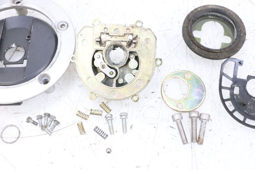 photo de FUEL TANK CAP SUZUKI GSXR GSX-R 1000 (2003 - 2004) - Markings and original references