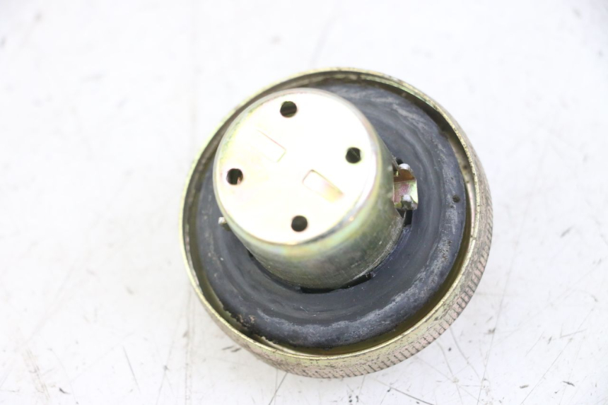 photo de FUEL TANK CAP HONDA SCV LEAD 100 (2003 - 2007) - Main view