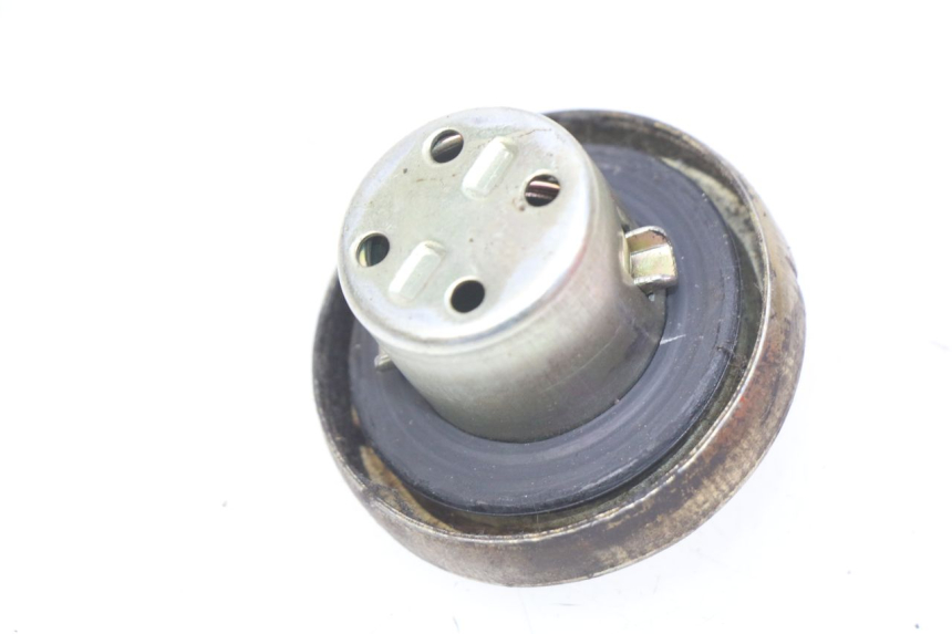 photo de FUEL TANK CAP HAOTIAN HT125T-2 125 - Zoom on usage condition