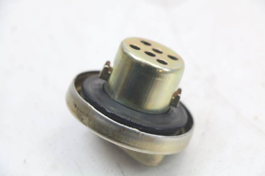 photo de FUEL TANK CAP JM MOTORS VX 125 (2022 - 2025) - Technical close-up