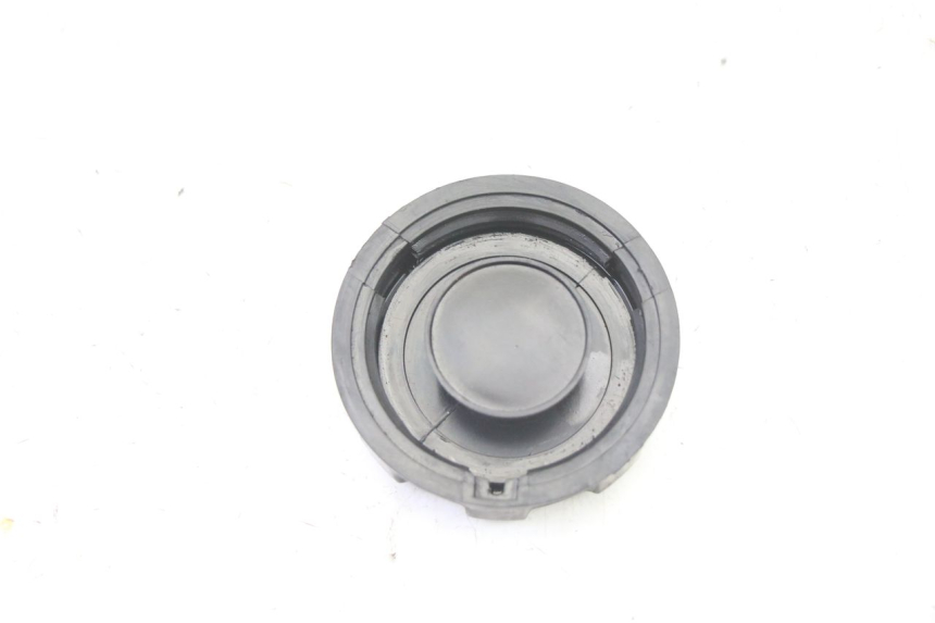 photo de FUEL TANK CAP PEUGEOT KISBEE 2T 50 (2010 - 2017) - Zoom on usage condition