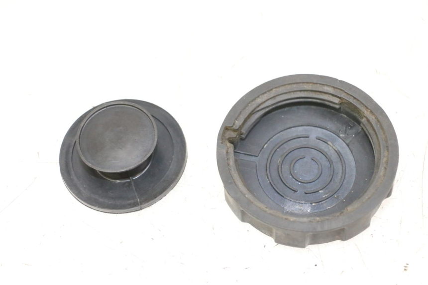 photo de FUEL TANK CAP PEUGEOT KISBEE 2T 50 (2010 - 2017) - Zoom on usage condition