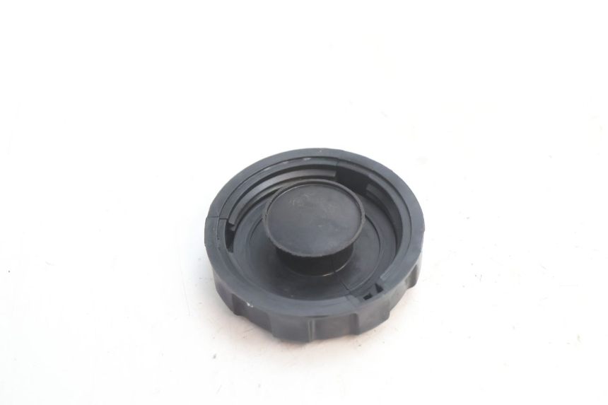 photo de FUEL TANK CAP PEUGEOT KISBEE 2T 50 (2018 - 2022) - Zoom on usage condition