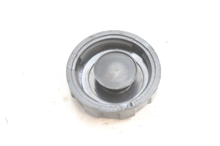 photo de FUEL TANK CAP PEUGEOT KISBEE 2T 50 (2010 - 2017) - Zoom on usage condition