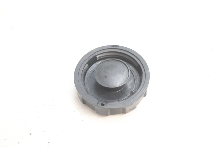 photo de FUEL TANK CAP PEUGEOT KISBEE 4T 50 (2018 - 2022) - Zoom on usage condition