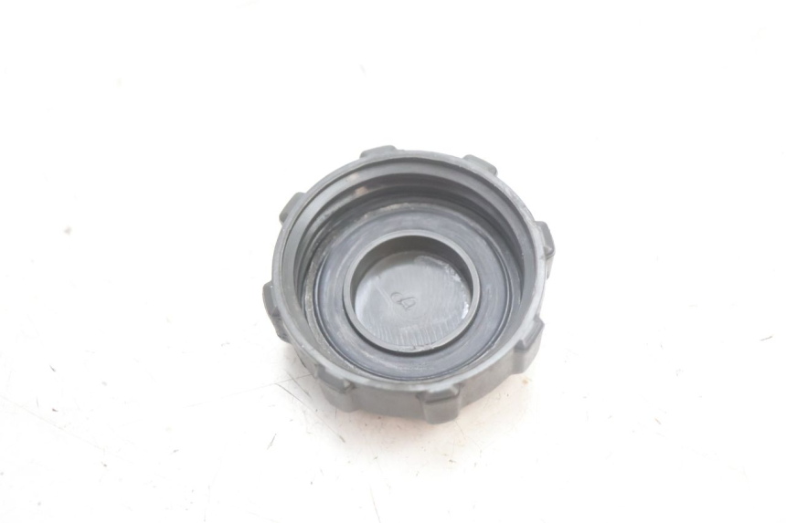 photo de FUEL TANK CAP PIAGGIO LIBERTY 50 (1998 - 2003) - Zoom on usage condition