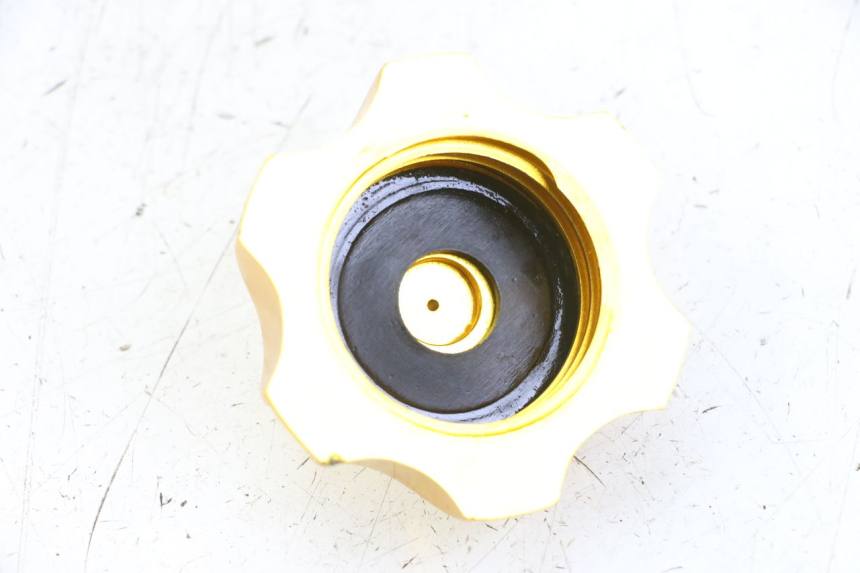photo de FUEL TANK CAP LONCIN DIRT BIKE 125 - Zoom on usage condition