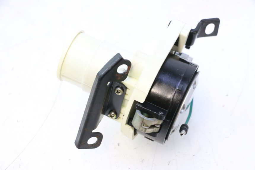 photo de FUEL TANK CAP KYMCO MOVIE S 125 (2009 - 2018) - Fixing points details
