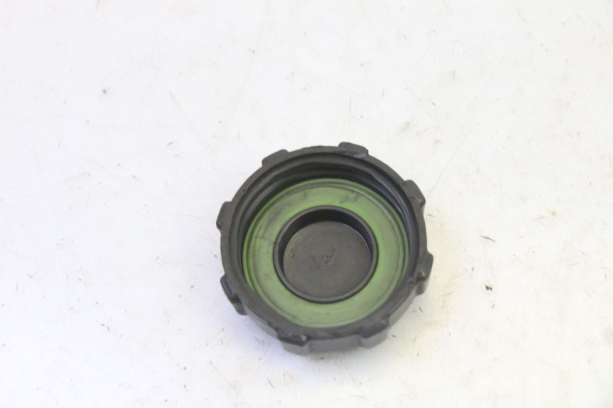 photo de FUEL TANK CAP PIAGGIO NEW TYPHOON 50 (2010 - 2017) - Zoom on usage condition