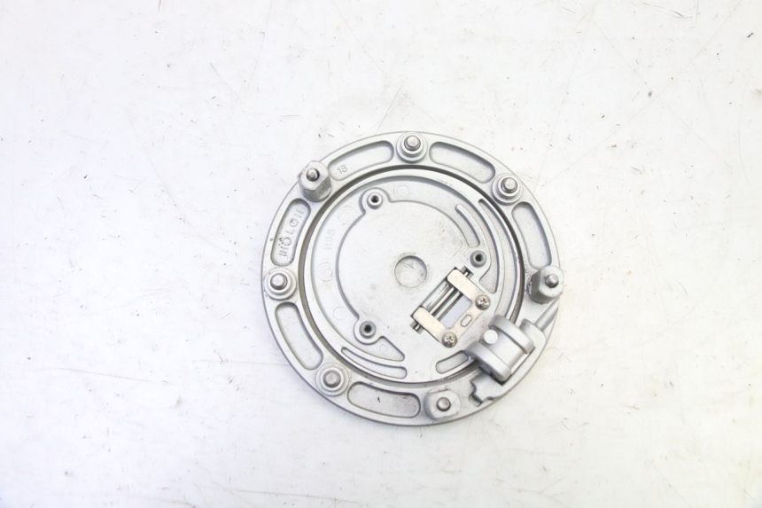 photo de FUEL TANK CAP HONDA NTV DEAUVILLE 650 (2001 - 2006) - Alternative perspective