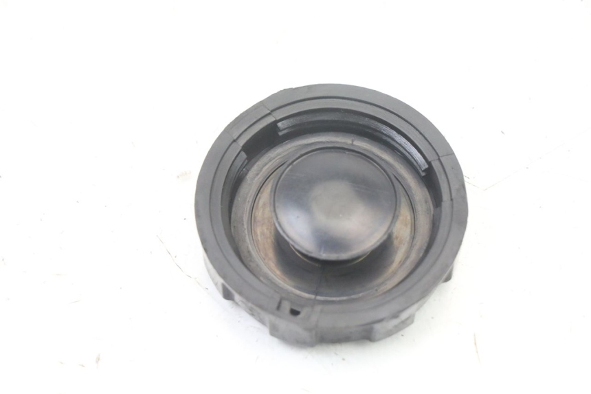 photo de FUEL TANK CAP PEUGEOT KISBEE 4T 50 (2018 - 2022) - Zoom on usage condition