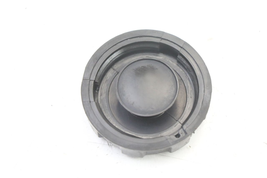 photo de FUEL TANK CAP PEUGEOT KISBEE 4T 50 (2018 - 2022) - Zoom on usage condition