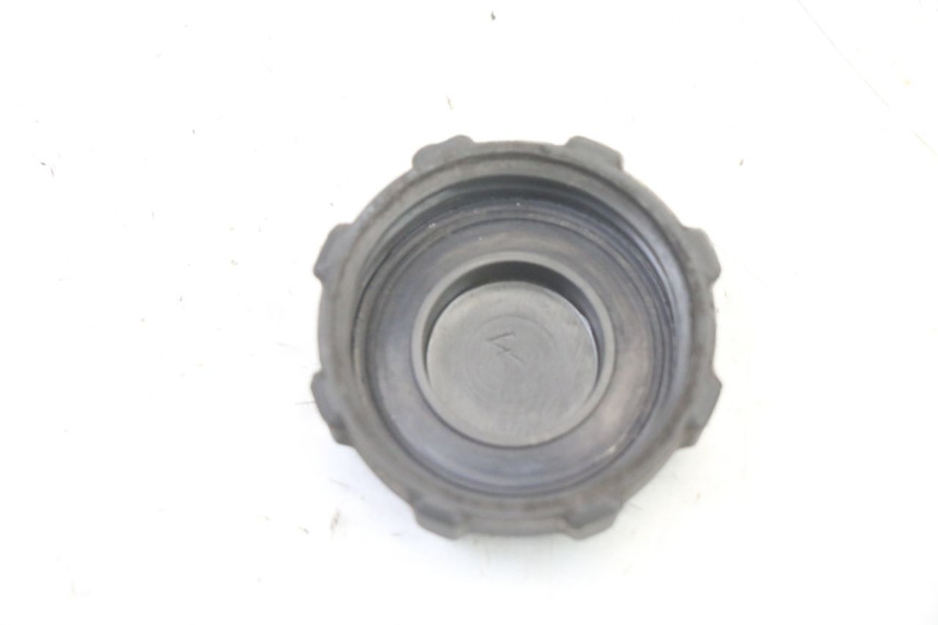 photo de FUEL TANK CAP PIAGGIO MP3 LT 400 (2007 - 2012) - Zoom on usage condition