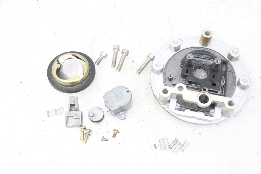 photo de FUEL TANK CAP MAG POWER R-STREET 50 (2016 - 2025) - Alternative perspective