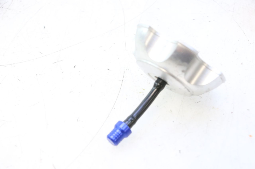 photo de FUEL TANK CAP APOLLO RFZ 140 - Zoom on usage condition