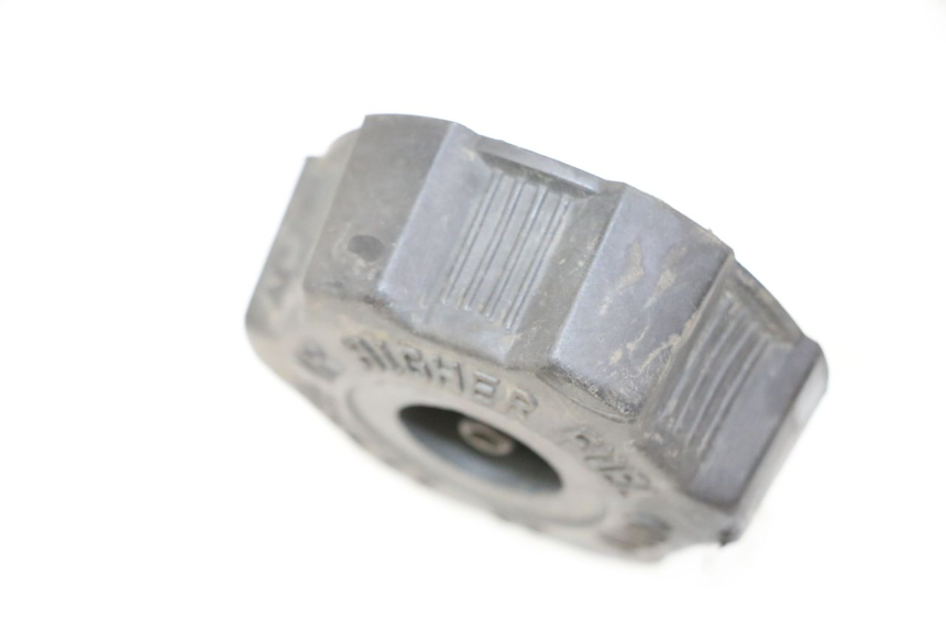 photo de FUEL TANK CAP HYTRACK S 150 (2003 - 2011) - Zoom on usage condition
