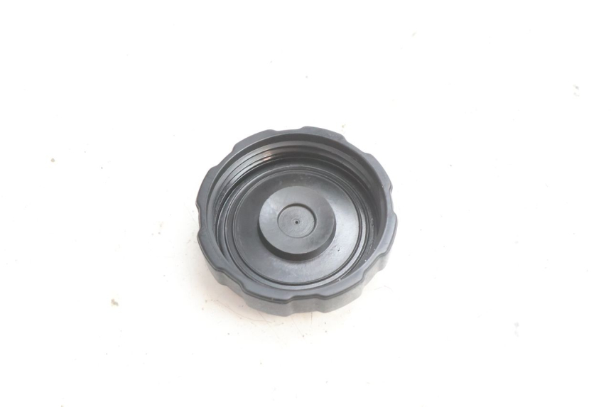 photo de FUEL TANK CAP PEUGEOT SATELIS 125 (2006 - 2009) - Zoom on usage condition
