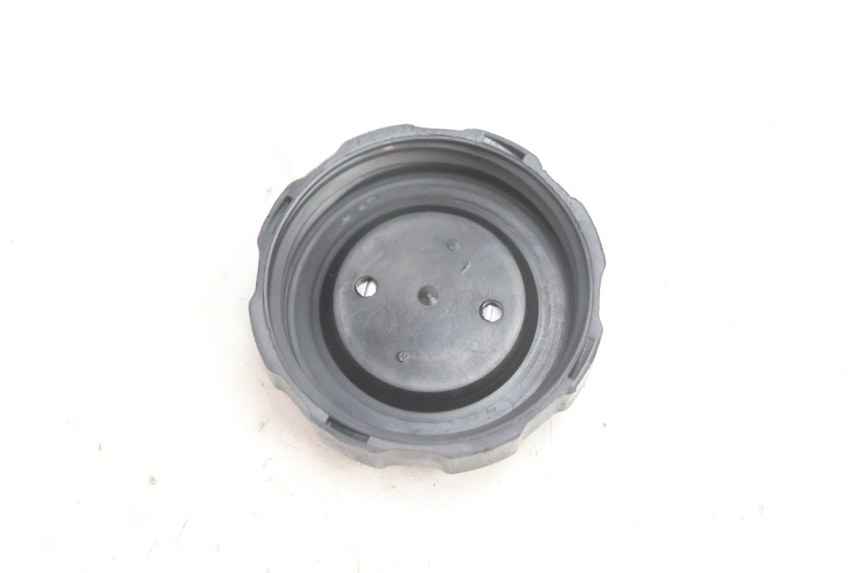 photo de FUEL TANK CAP PEUGEOT SPEEDFIGHT LC 50 (1996 - 2002) - Zoom on usage condition